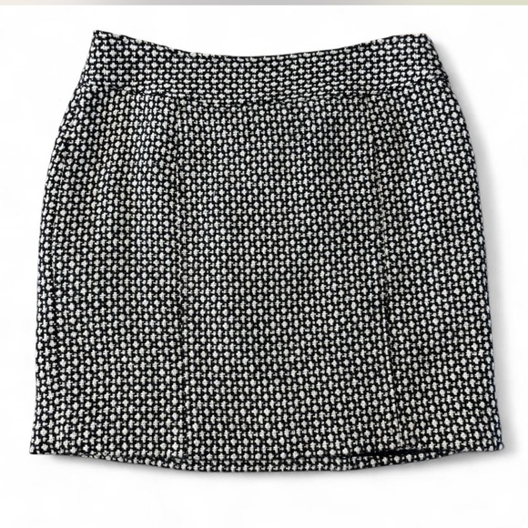 Black and White Tweed mini Skirt with side zipper - Picture 2 of 7